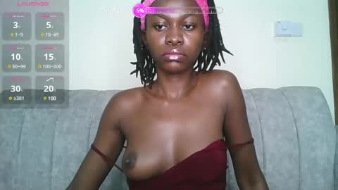 Snapshot of booty_queen001 chatting on 12/23/24, 04:33 Heather online show from 12/23/24, 04:33