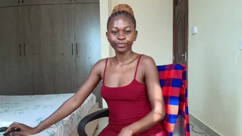 Snapshot of booty_queen001 chatting on 02/22/25, 07:01 Heather online show from 02/22/25, 07:01