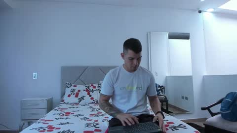 Snapshot of booyhott_ chatting on 09/24/25, 07:28 booyhott_ online show from 09/24/25, 07:28