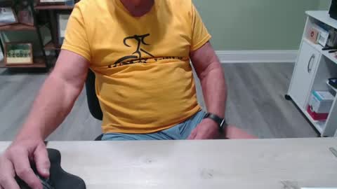 Snapshot of borntobebad2 chatting on 12/31/24, 06:46 borntobebad2 online show from 12/31/24, 06:46