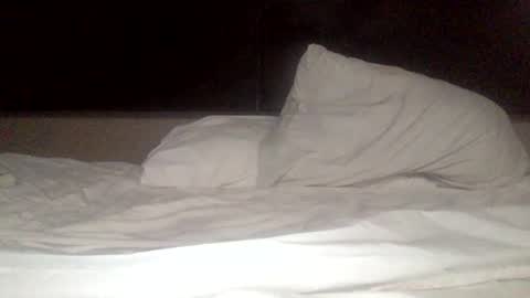 bottomslut1111 online show from 09/18/25, 12:40