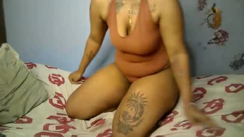 botty_queen online show from 05/17/26, 10:55
