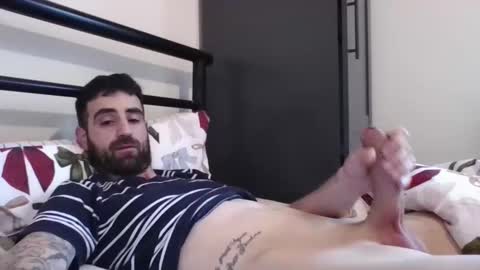 Snapshot of bounceonclouds chatting on 12/17/25, 02:01 bounceonclouds online show from 12/17/25, 02:01