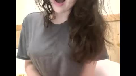 Bouncy Queen Majesty online show from 10/10/25, 04:17