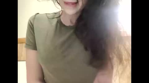 Bouncy Queen Majesty online show from 10/28/25, 05:26