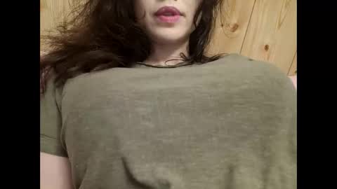 Bouncy Queen Majesty online show from 11/21/25, 06:28