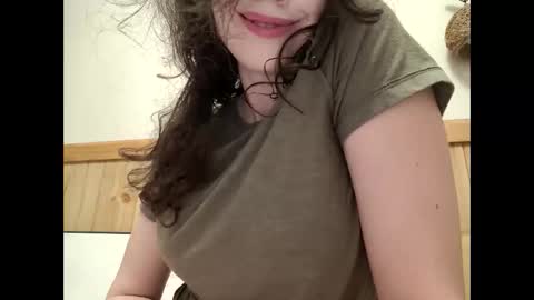 Bouncy Queen Majesty online show from 03/11/26, 07:31