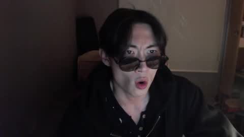 Snapshot of boxman556990 chatting on 01/27/25, 12:54 boxman556990 online show from 01/27/25, 12:54