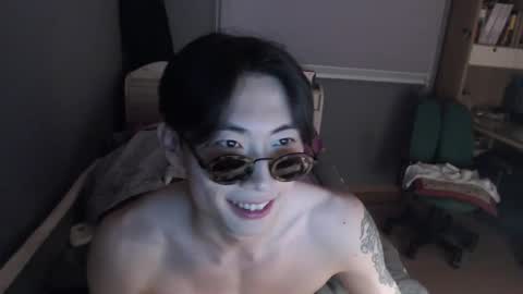 Snapshot of boxman556990 chatting on 02/10/25, 05:52 boxman556990 online show from 02/10/25, 05:52