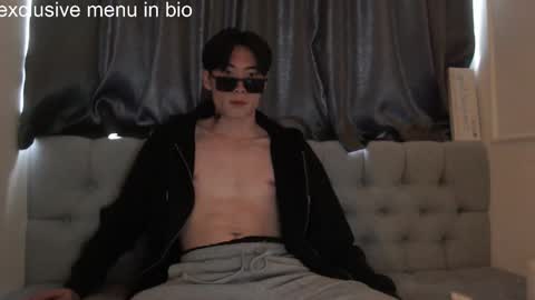 Snapshot of boxman556990 chatting on 11/20/25, 02:23 boxman556990 online show from 11/20/25, 02:23