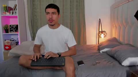 Snapshot of boy_jerry chatting on 07/13/26, 11:46 boy_jerry online show from 07/13/26, 11:46