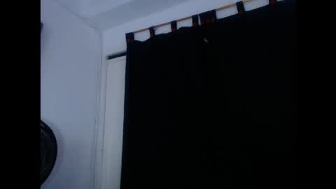 boy_king18 online show from 10/18/25, 10:16