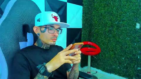 boy_tatto77 online show from 03/22/26, 12:41