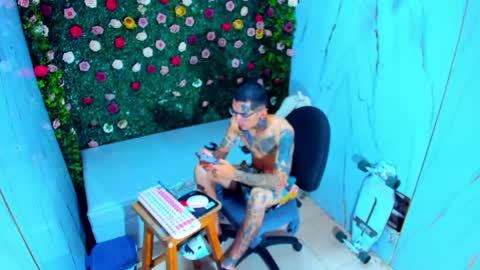 boy_tatto77 online show from 04/15/26, 01:56