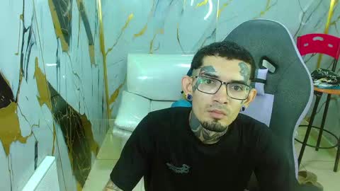 boy_tatto77 online show from 05/19/26, 01:22