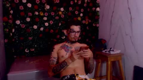 boy_tatto77 online show from 05/23/26, 11:47