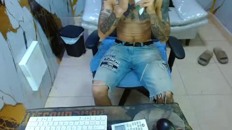 boy_tatto77 online show from 05/31/26, 12:12