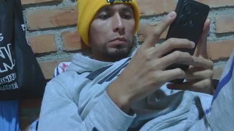 Boy online show from 04/06/26, 12:19