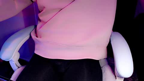 Snapshot of boycurious95 chatting on 01/12/25, 03:17 Atari online show from 01/12/25, 03:17