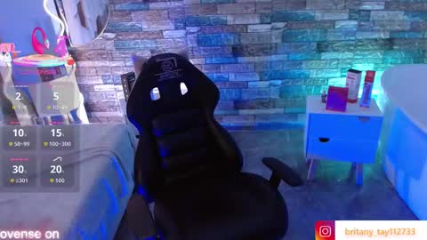 boyfox_tay online show from 09/10/25, 03:39