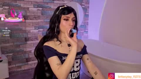 boyfox_tay online show from 12/17/25, 03:56