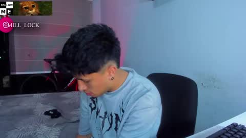 Snapshot of boylatin_777 chatting on 12/17/24, 02:33 miguel online show from 12/17/24, 02:33