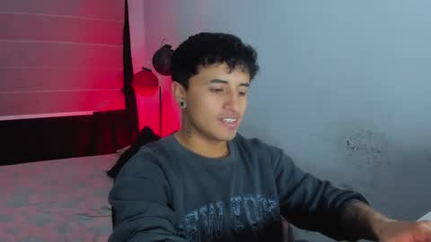 Snapshot of boylatin_777 chatting on 12/30/24, 03:25 miguel online show from 12/30/24, 03:25