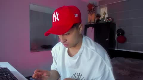 Snapshot of boylatin_777 chatting on 01/16/25, 07:10 miguel online show from 01/16/25, 07:10