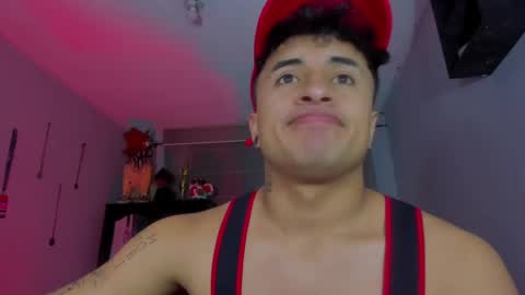 Snapshot of boylatin_777 chatting on 01/17/25, 05:21 miguel online show from 01/17/25, 05:21