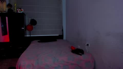 Snapshot of boylatin_777 chatting on 01/22/25, 01:42 miguel online show from 01/22/25, 01:42