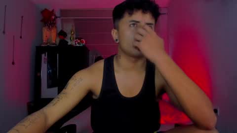 Snapshot of boylatin_777 chatting on 01/23/25, 11:48 miguel online show from 01/23/25, 11:48