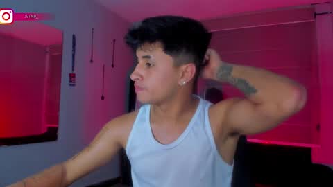 Snapshot of boylatin_777 chatting on 01/29/25, 06:43 miguel online show from 01/29/25, 06:43