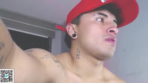 Snapshot of boylatin_777 chatting on 09/24/25, 04:49 miguel online show from 09/24/25, 04:49