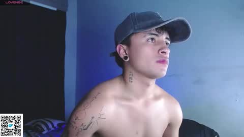 Snapshot of boylatin_777 chatting on 09/26/25, 07:12 miguel online show from 09/26/25, 07:12