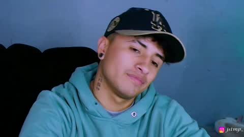 Snapshot of boylatin_777 chatting on 11/13/25, 06:40 miguel online show from 11/13/25, 06:40