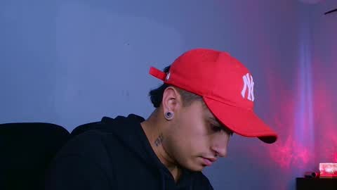 Snapshot of boylatin_777 chatting on 11/17/25, 06:57 miguel online show from 11/17/25, 06:57