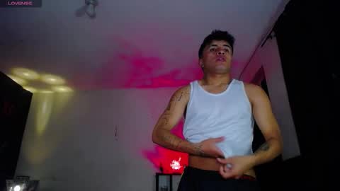 Snapshot of boylatin_777 chatting on 12/18/25, 11:55 miguel online show from 12/18/25, 11:55