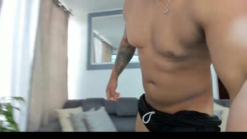 boys_blackandwhite online show from 01/26/25, 05:02