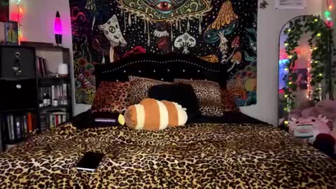 Snapshot of boysdroollx chatting on 01/24/25, 05:53 Puddin online show from 01/24/25, 05:53