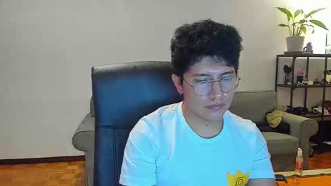 Snapshot of boytwink_20 chatting on 11/06/25, 10:32 boytwink_20 online show from 11/06/25, 10:32