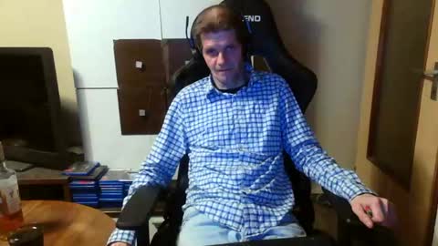 bponie1 online show from 12/28/24, 02:11