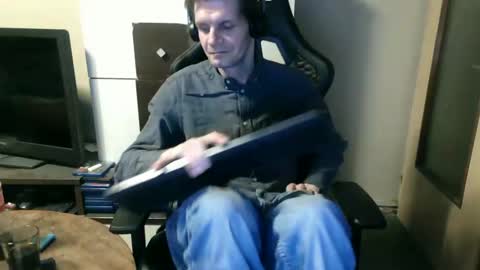 Snapshot of bponie1 chatting on 01/11/25, 02:09 bponie1 online show from 01/11/25, 02:09