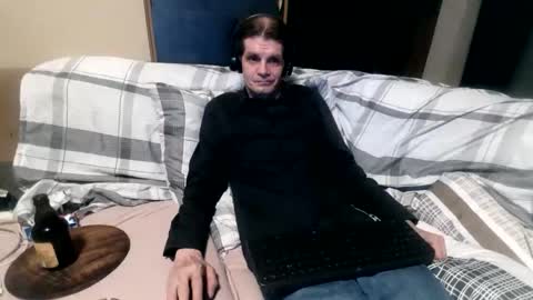 Snapshot of bponie1 chatting on 09/19/25, 02:24 bponie1 online show from 09/19/25, 02:24