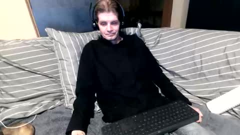 Snapshot of bponie1 chatting on 11/29/25, 01:41 bponie1 online show from 11/29/25, 01:41