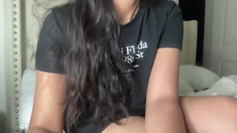 Snapshot of br0wn_baddie chatting on 02/02/26, 05:17 brown baddie online show from 02/02/26, 05:17