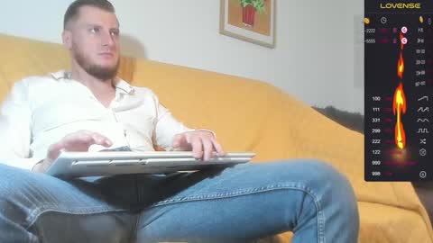 Snapshot of bradryder__ chatting on 12/17/24, 09:50 Call me Alex online show from 12/17/24, 09:50