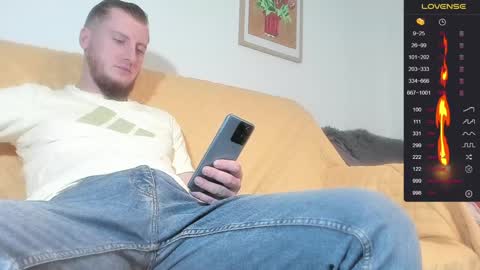 Snapshot of bradryder__ chatting on 01/17/25, 09:28 Call me Alex online show from 01/17/25, 09:28