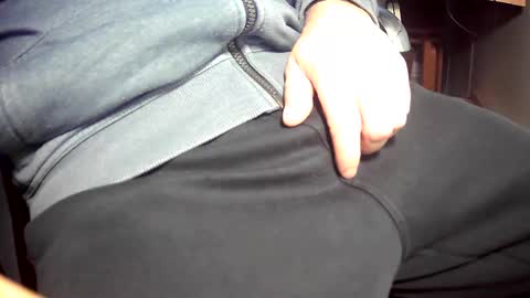 Snapshot of bram27370 chatting on 01/08/25, 07:45 bram27370 online show from 01/08/25, 07:45