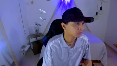 Snapshot of brand_hades chatting on 11/26/25, 11:33 B R A N D online show from 11/26/25, 11:33