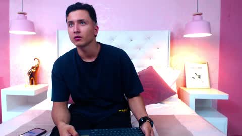 Snapshot of brandoncolee chatting on 01/18/25, 12:26 BrandonCole online show from 01/18/25, 12:26